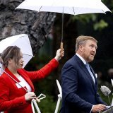 "Aujourd'hui, je me tiens devant vous en tant que roi et membre du gouvernement. Aujourd'hui, je m'excuse", a déclaré le roi des Pays-Bas Willem-Alexander.